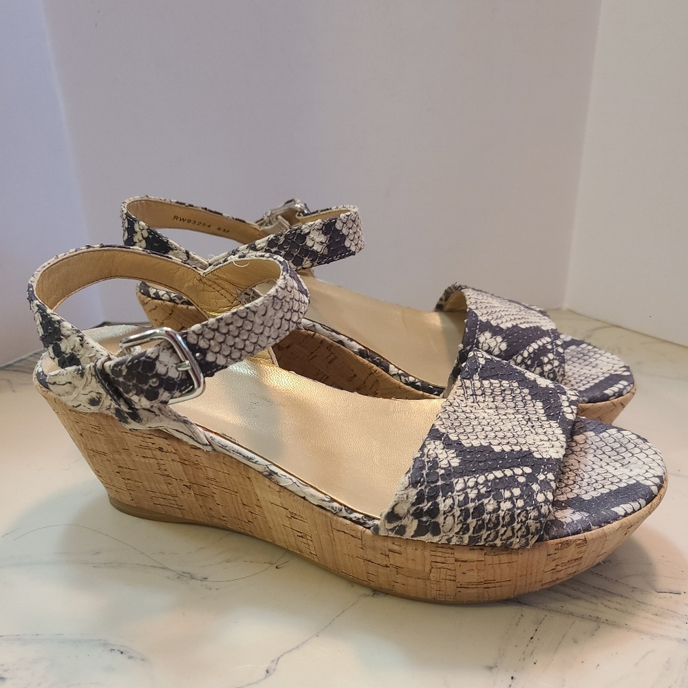 Stuart Weitzman Women Wifemobe Snake Skin Wedge Plataform Comfort Sandals Sz 6M